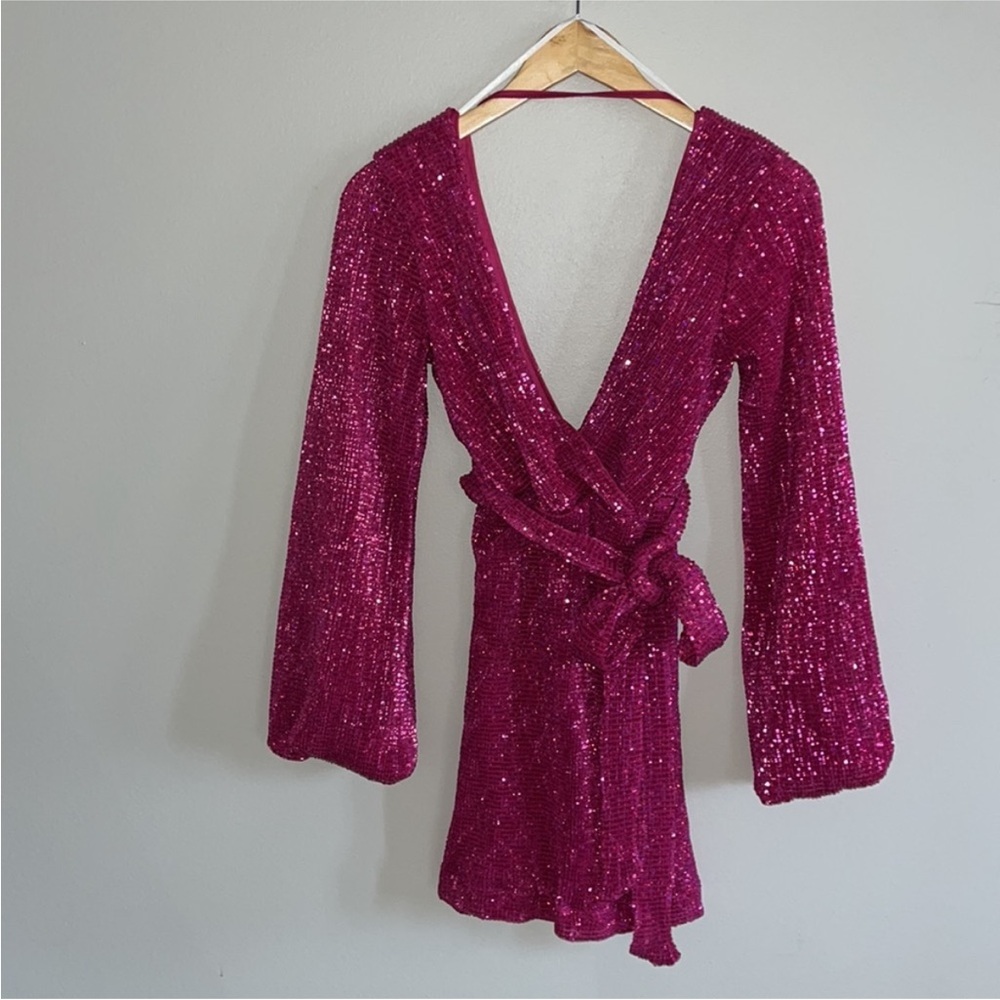 Hello Molly NEW Pink Static Memory Sequin Belted Mini Dress Size 2 - Picture 3 of 4